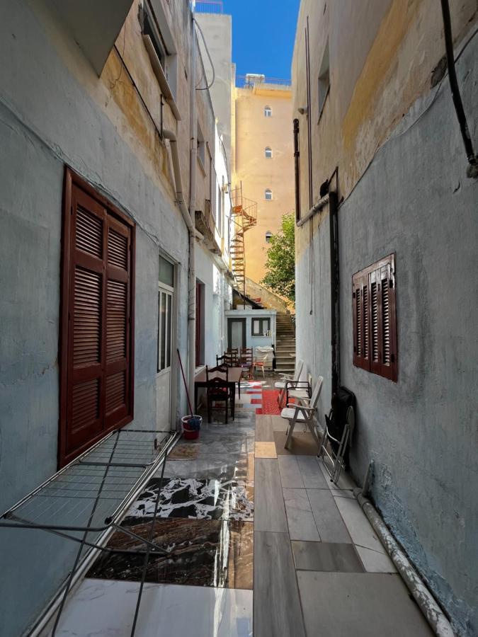 Ngm . Home Piraeus Buitenkant foto